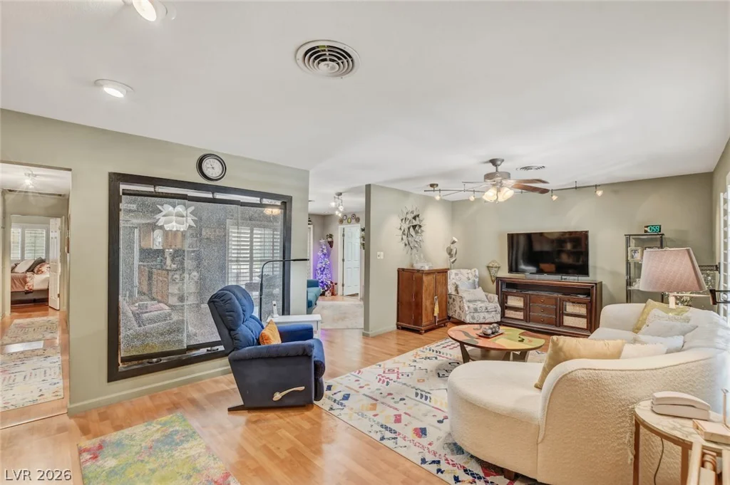 549 Bonita, Las Vegas, NV 89104