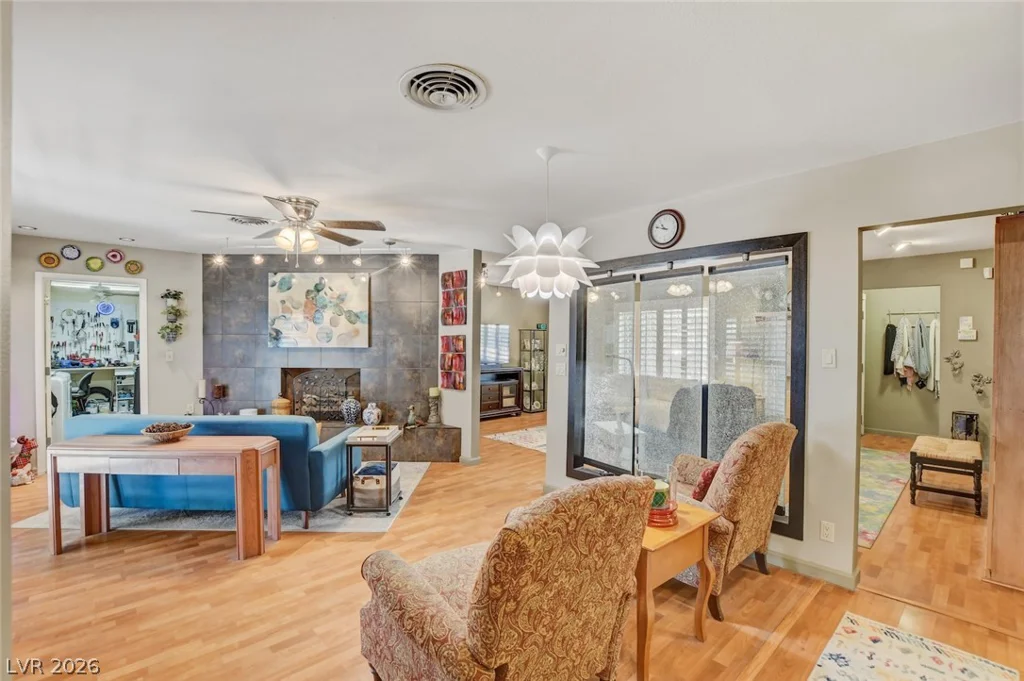 549 Bonita, Las Vegas, NV 89104