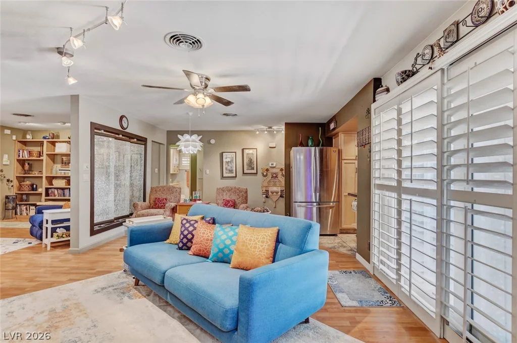 549 Bonita, Las Vegas, NV 89104