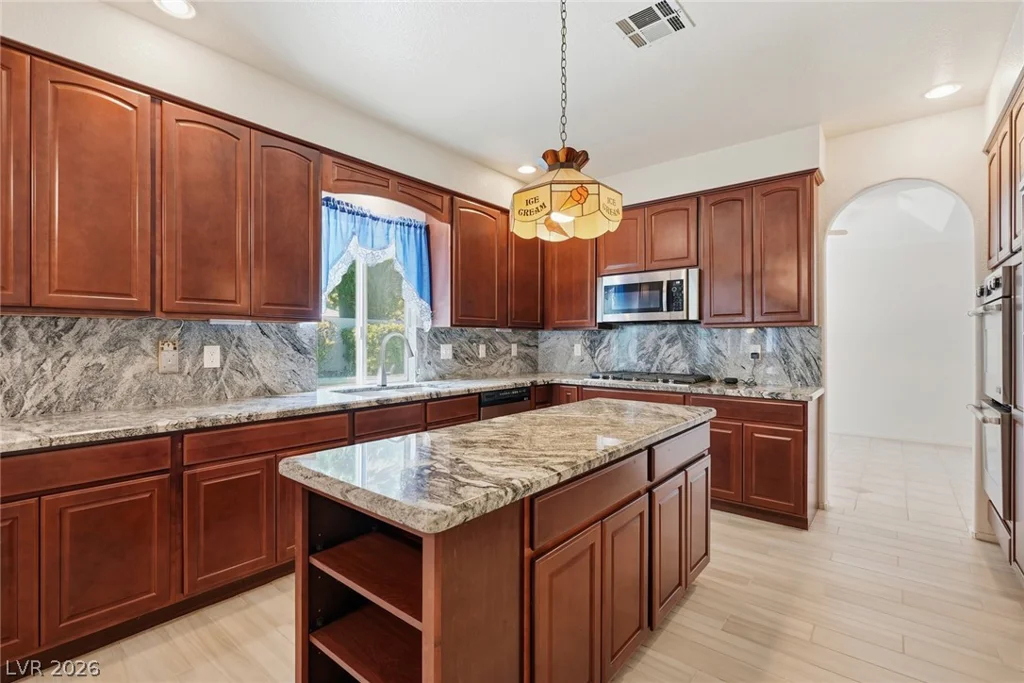 7789 Brook Valley, Las Vegas, NV 89123