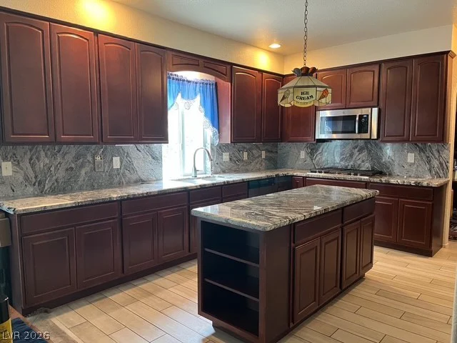 7789 Brook Valley, Las Vegas, NV 89123