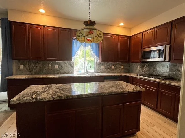 7789 Brook Valley, Las Vegas, NV 89123