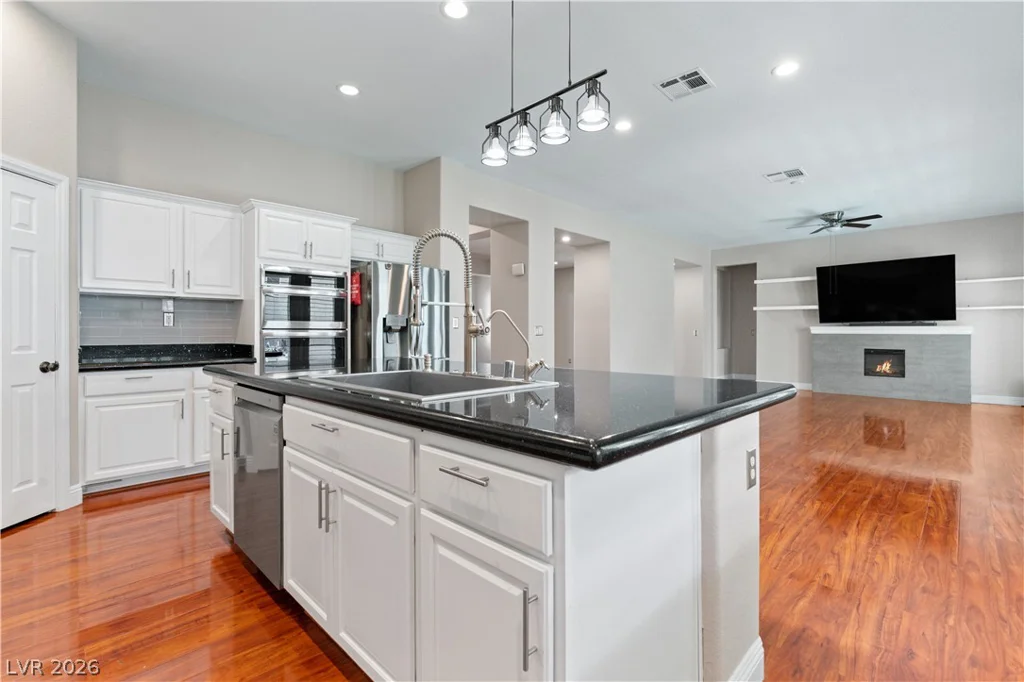 7135 Comanche Canyon, Las Vegas, NV 89113