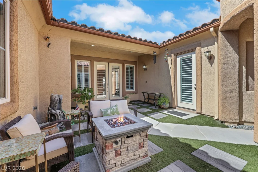 7135 Comanche Canyon, Las Vegas, NV 89113