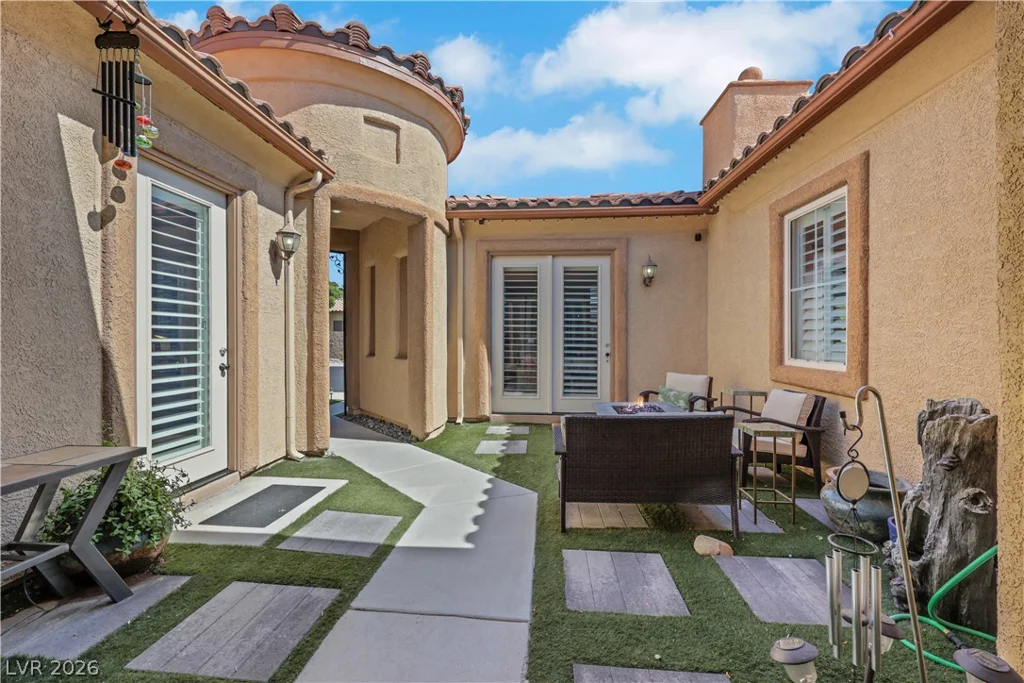 7135 Comanche Canyon, Las Vegas, NV 89113