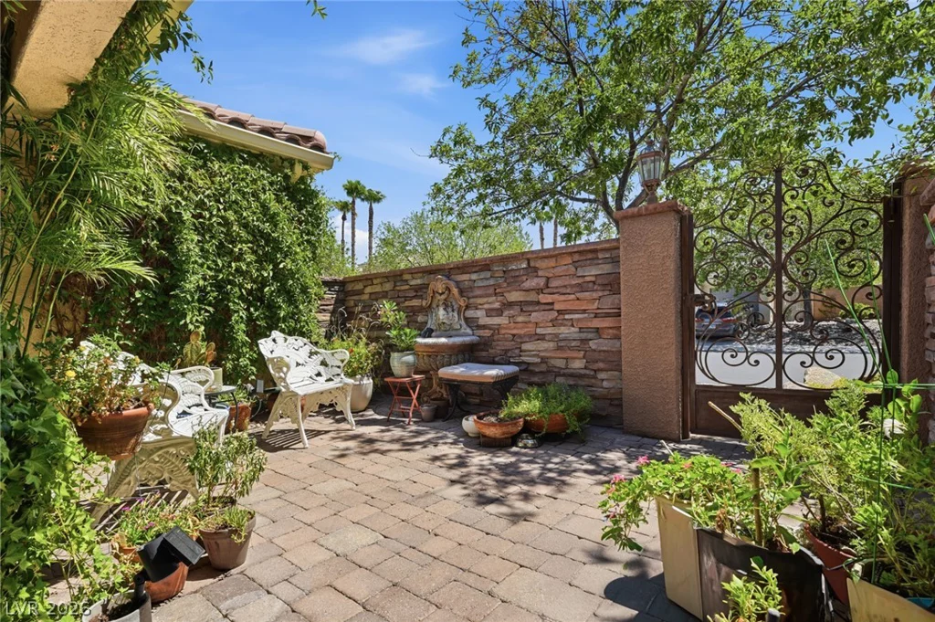 2753 Vikings Cove, Las Vegas, NV 89117