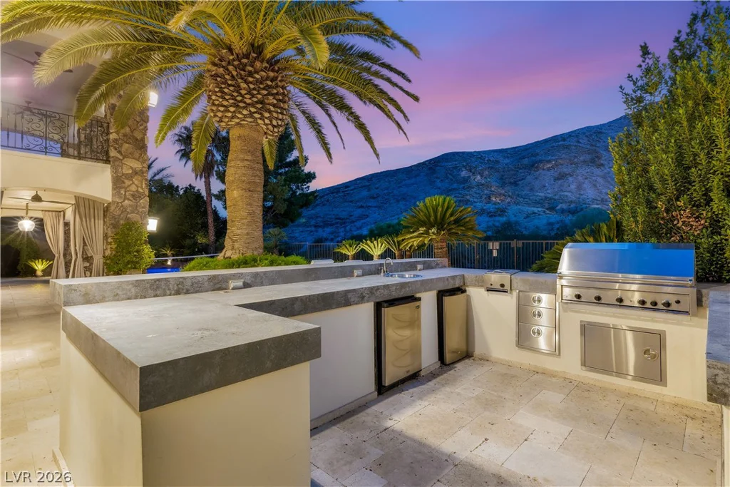 2793 Red Arrow, Las Vegas, NV 89135