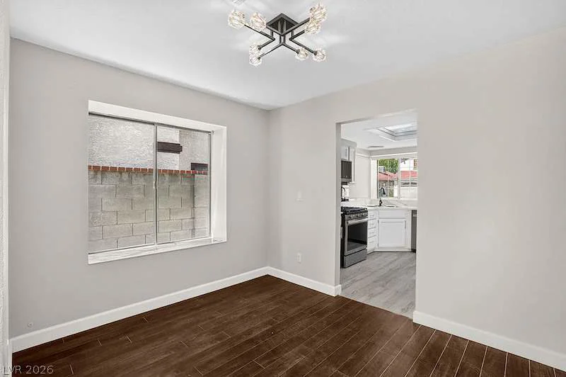 2521 Charteroak, Las Vegas, NV 89108