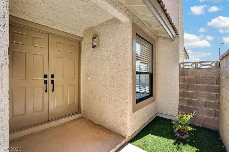 2521 Charteroak, Las Vegas, NV 89108