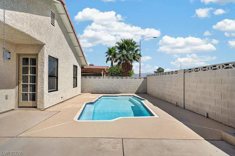 2521 Charteroak, Las Vegas, NV 89108
