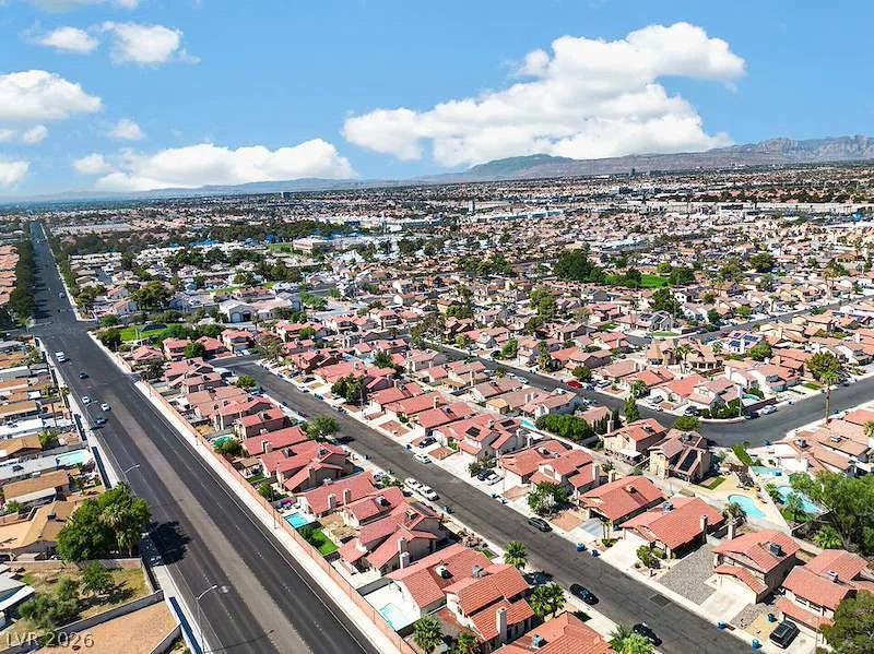 2521 Charteroak, Las Vegas, NV 89108