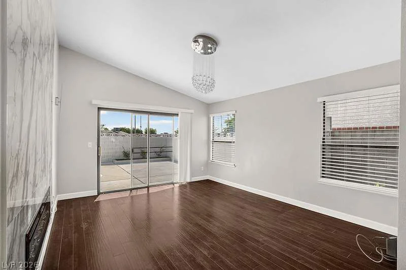 2521 Charteroak, Las Vegas, NV 89108