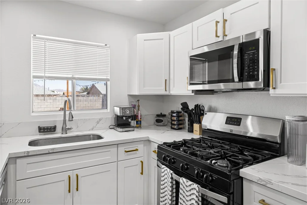 525 Van Dornum, Henderson, NV 89011