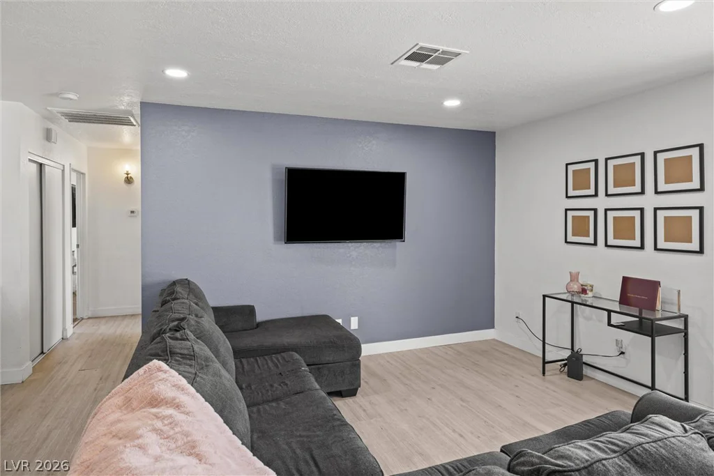 525 Van Dornum, Henderson, NV 89011