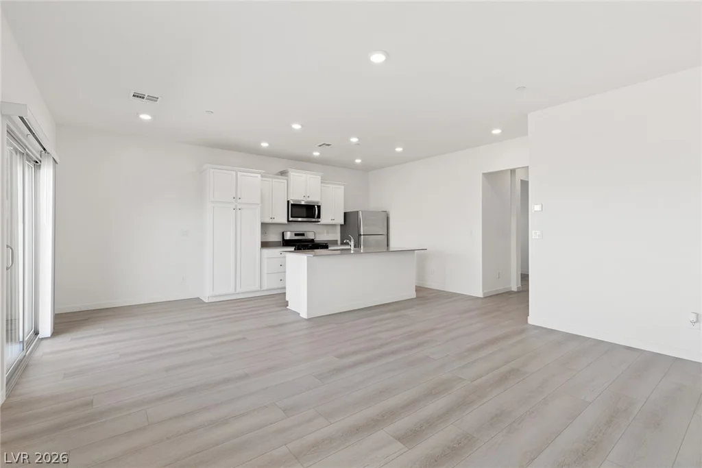 2727 Avril Point, Las Vegas, NV 89156