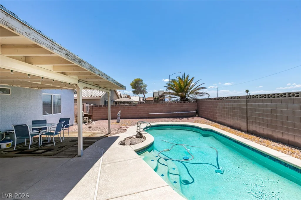 2349 Black Bush, Las Vegas, NV 89156