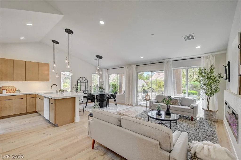 2728 Showcase, Las Vegas, NV 89134