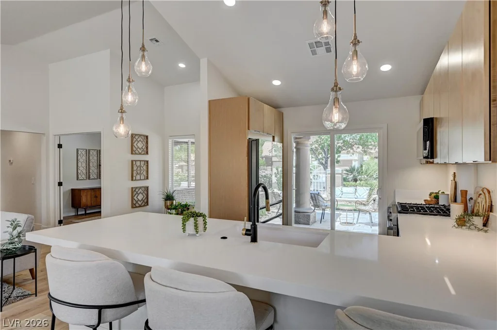 2728 Showcase, Las Vegas, NV 89134