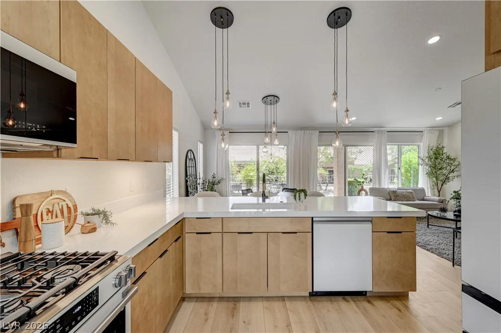 2728 Showcase, Las Vegas, NV 89134