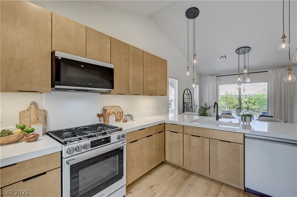 2728 Showcase, Las Vegas, NV 89134