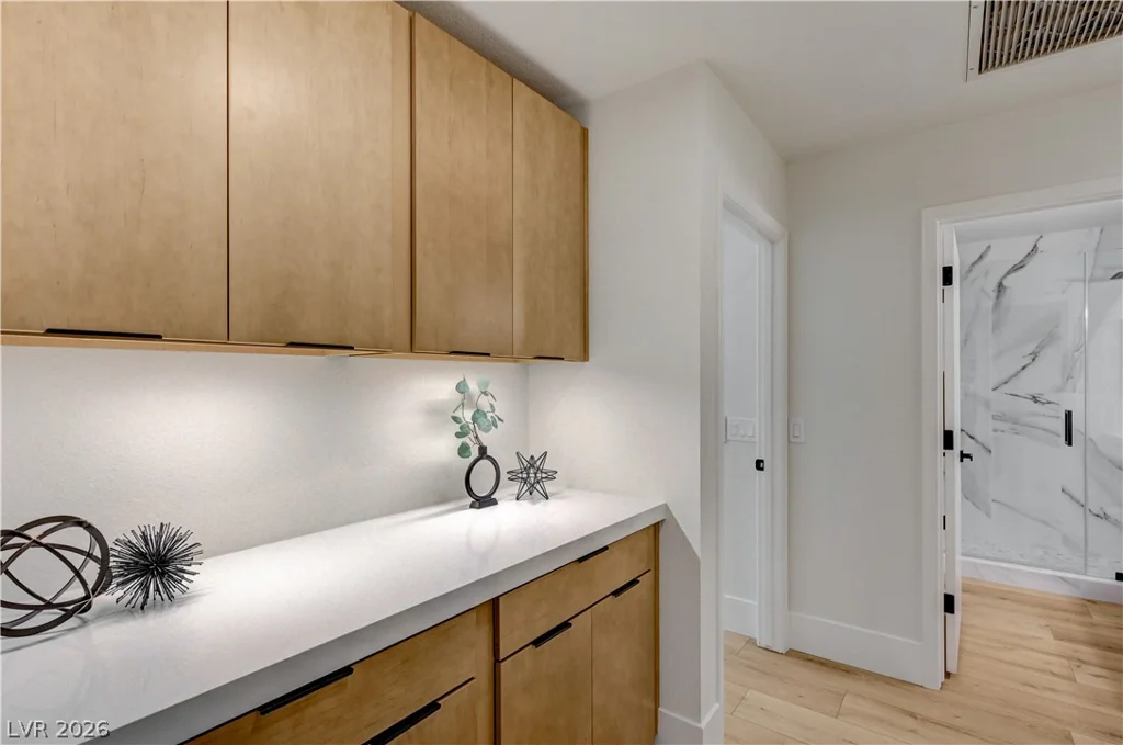 2728 Showcase, Las Vegas, NV 89134