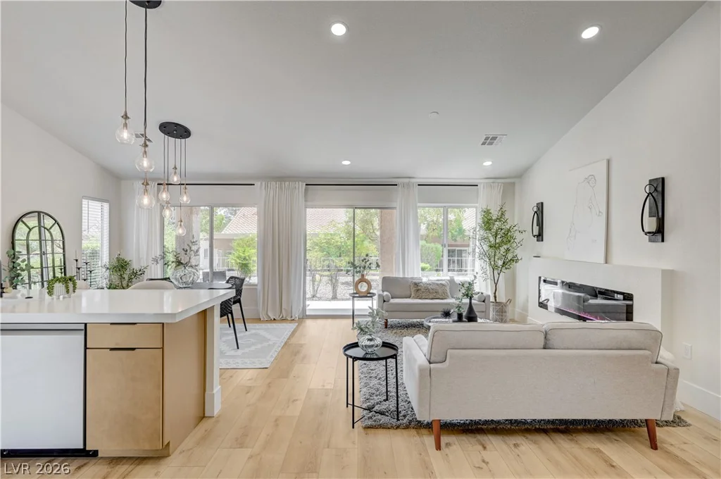 2728 Showcase, Las Vegas, NV 89134