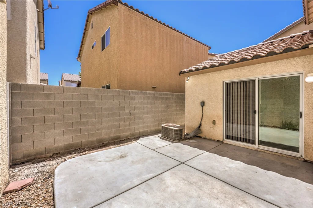 10340 Gunter Hill, Las Vegas, NV 89183