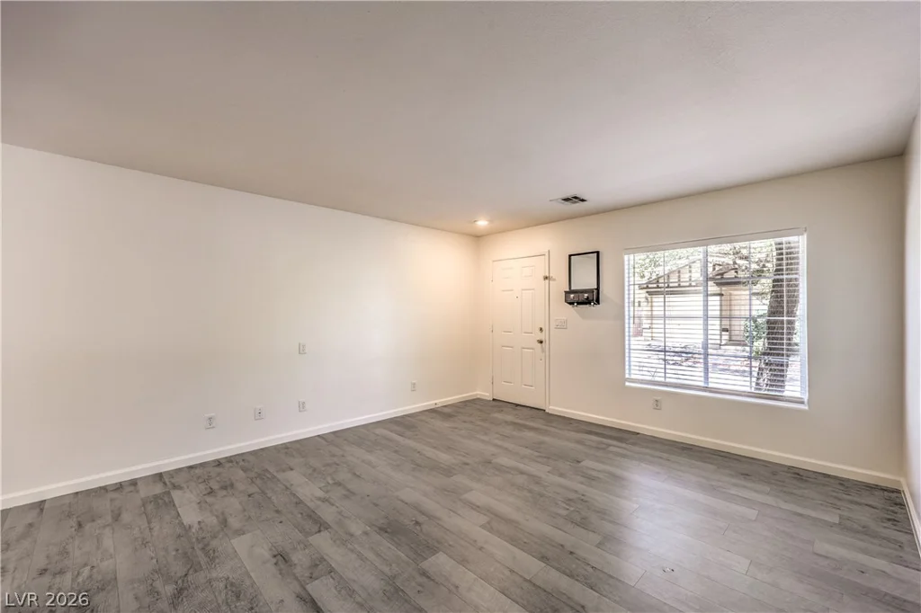 10340 Gunter Hill, Las Vegas, NV 89183