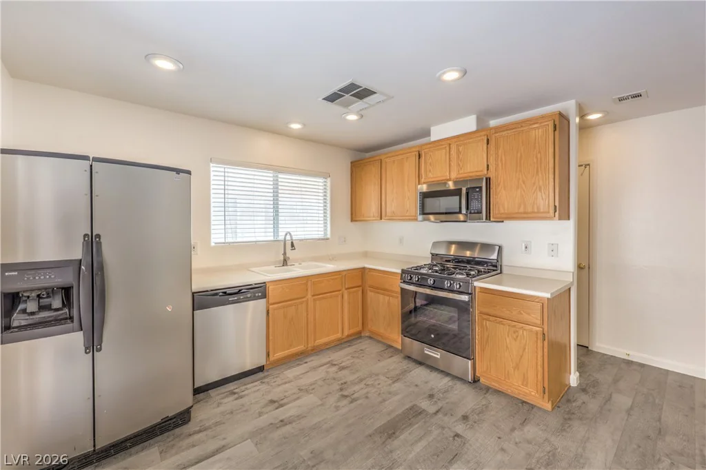 10340 Gunter Hill, Las Vegas, NV 89183