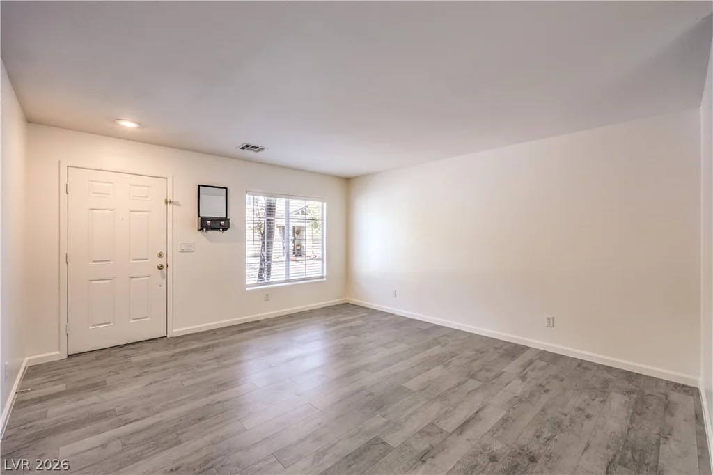 10340 Gunter Hill, Las Vegas, NV 89183