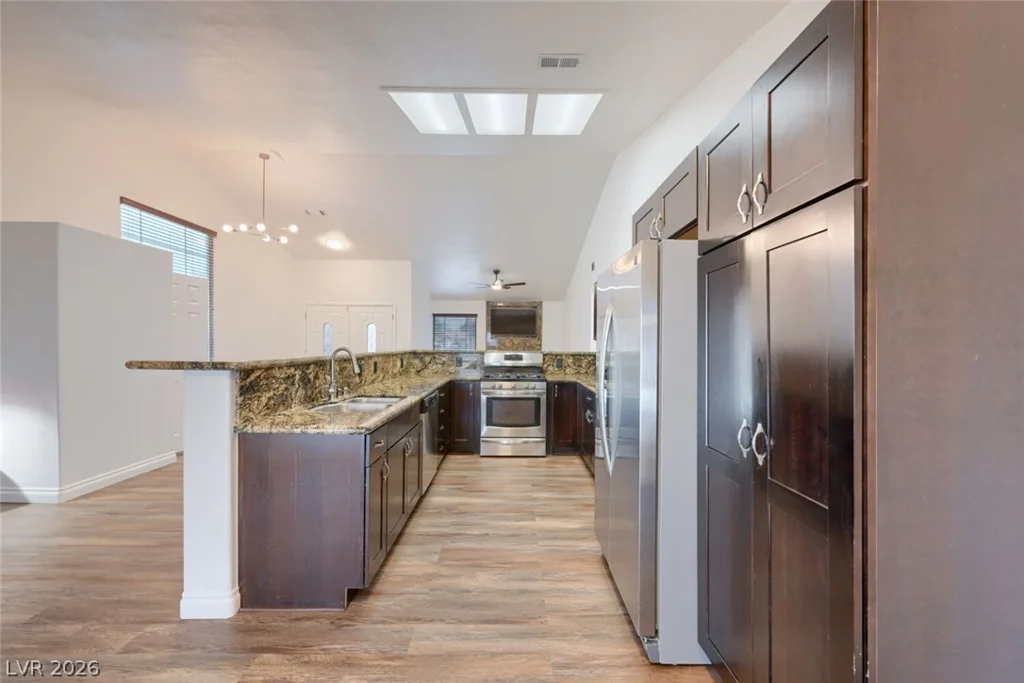 1548 Champagne, Las Vegas, NV 89119
