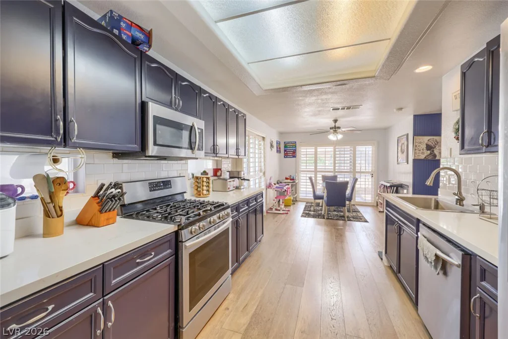8704 Harwich, Las Vegas, NV 89129
