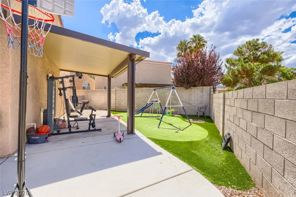8704 Harwich, Las Vegas, NV 89129
