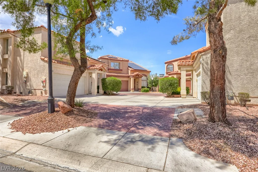 8704 Harwich, Las Vegas, NV 89129