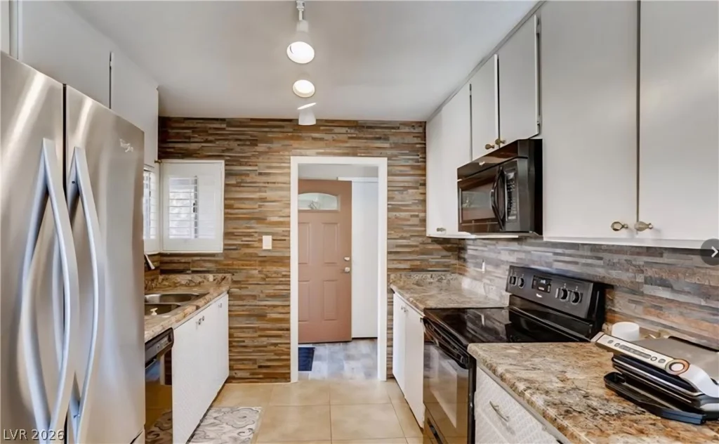 4181 Royalhill, Las Vegas, NV 89121