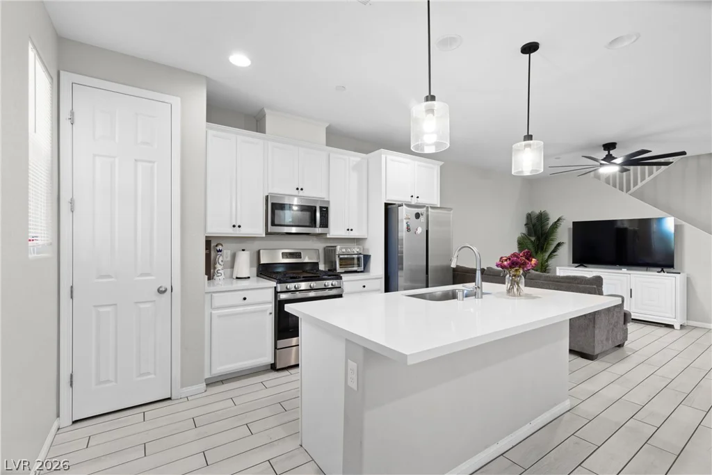 690 Cottonwood Hill, Henderson, NV 89011