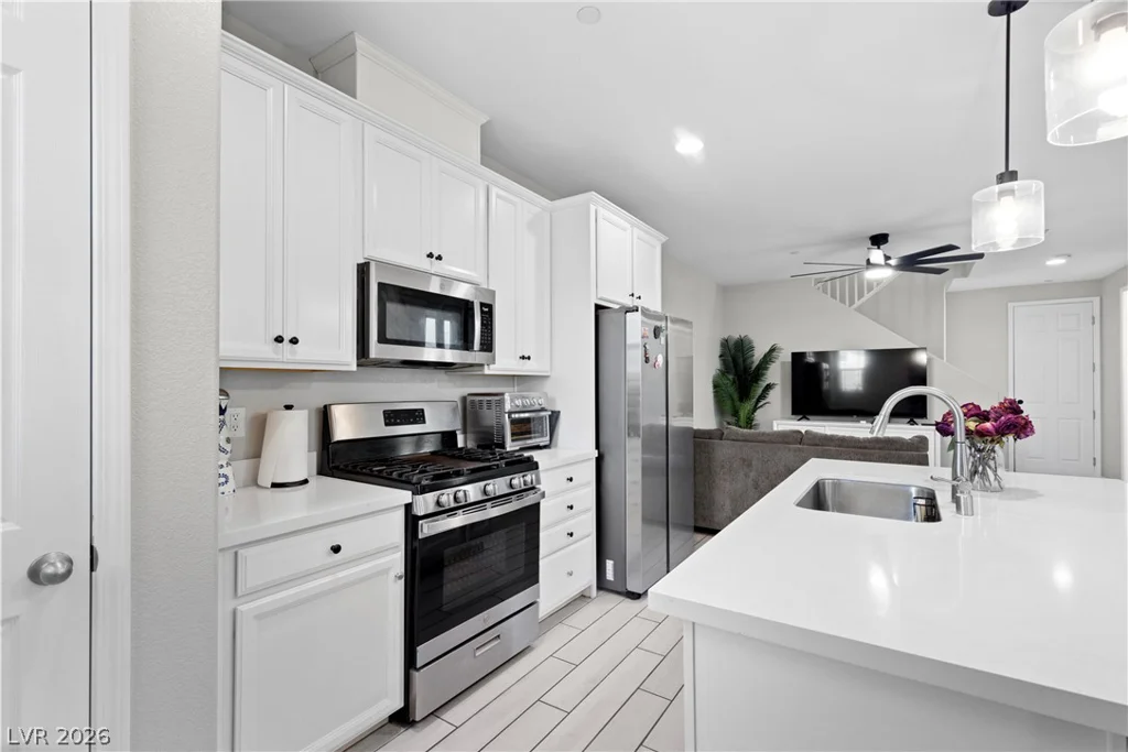 690 Cottonwood Hill, Henderson, NV 89011