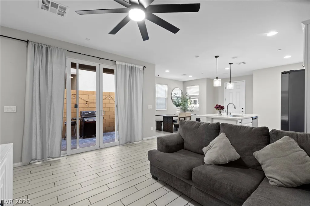 690 Cottonwood Hill, Henderson, NV 89011
