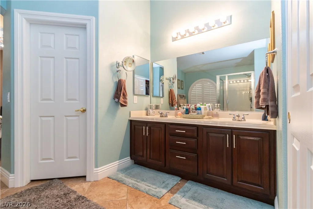 8391 Hollywood Hills, Las Vegas, NV 89178