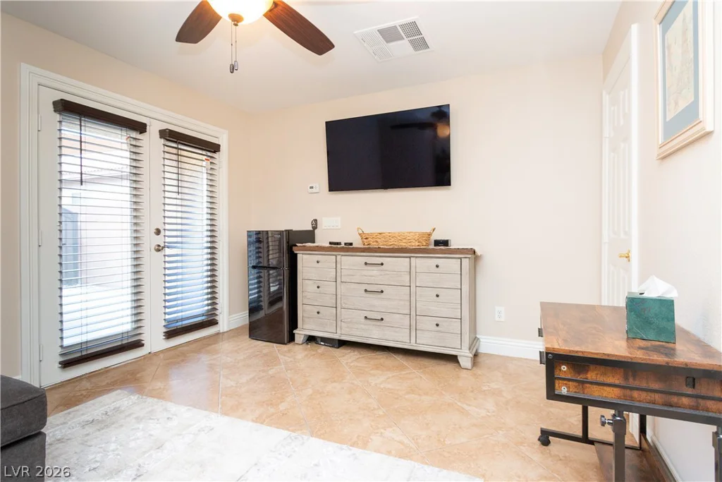 8391 Hollywood Hills, Las Vegas, NV 89178