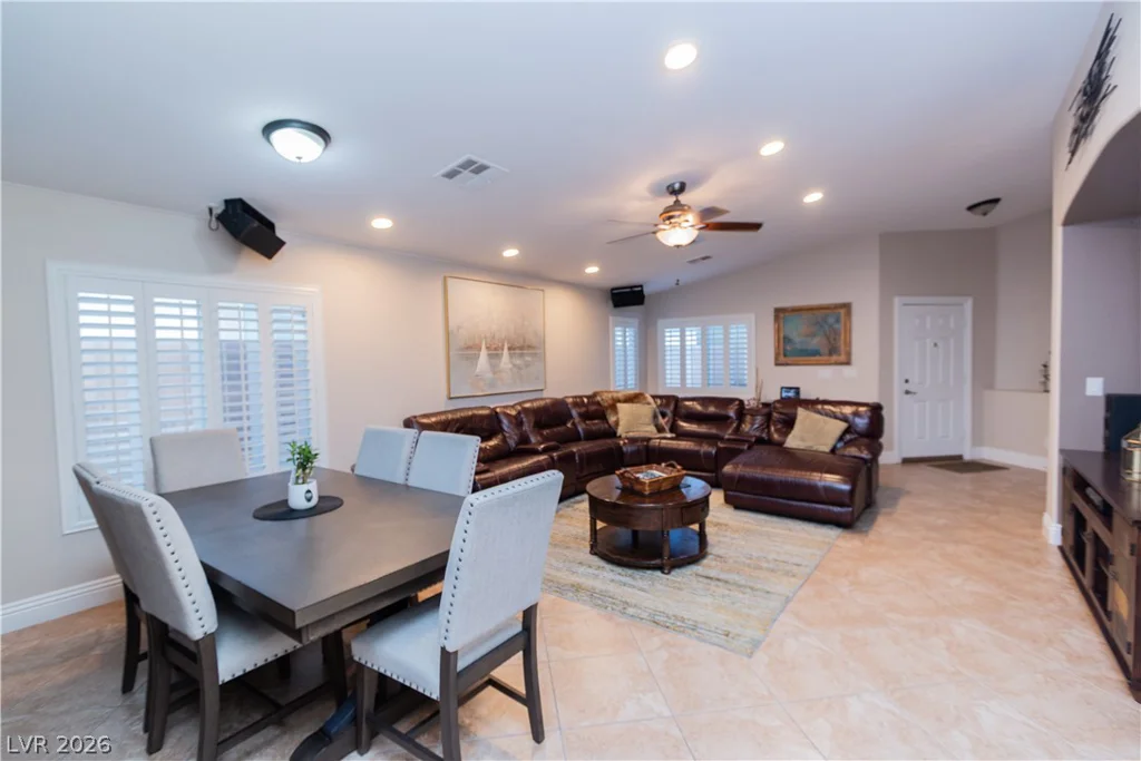 8391 Hollywood Hills, Las Vegas, NV 89178