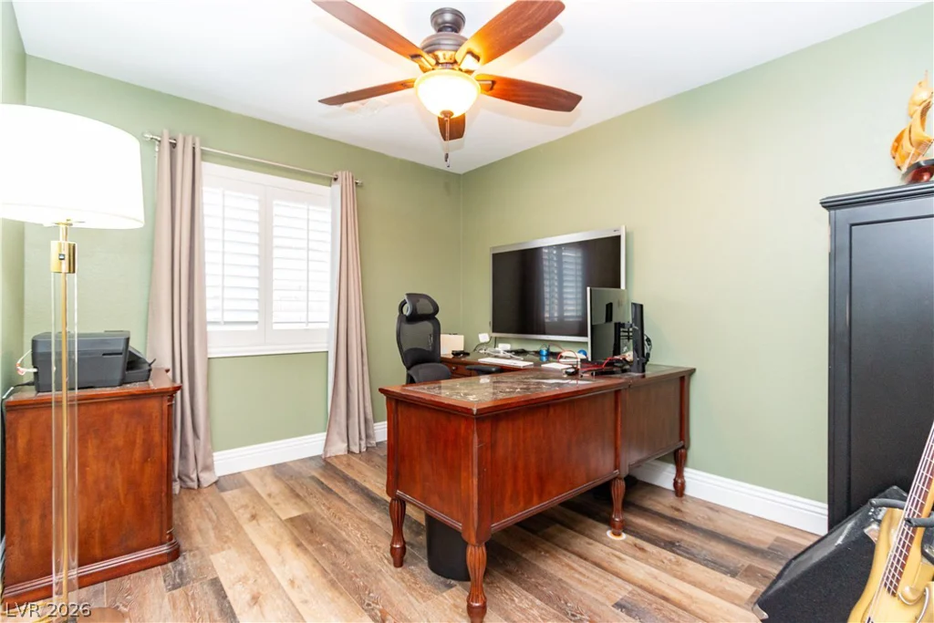 8391 Hollywood Hills, Las Vegas, NV 89178