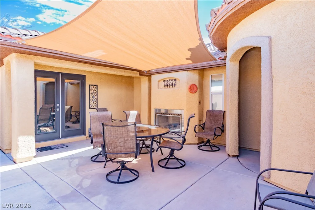 8391 Hollywood Hills, Las Vegas, NV 89178