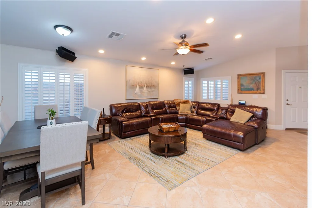 8391 Hollywood Hills, Las Vegas, NV 89178