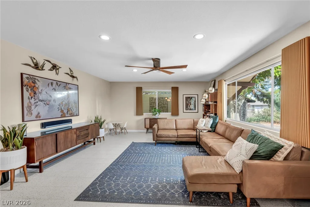 2916 Colanthe, Las Vegas, NV 89102