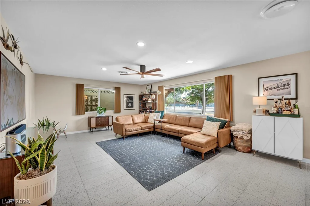 2916 Colanthe, Las Vegas, NV 89102