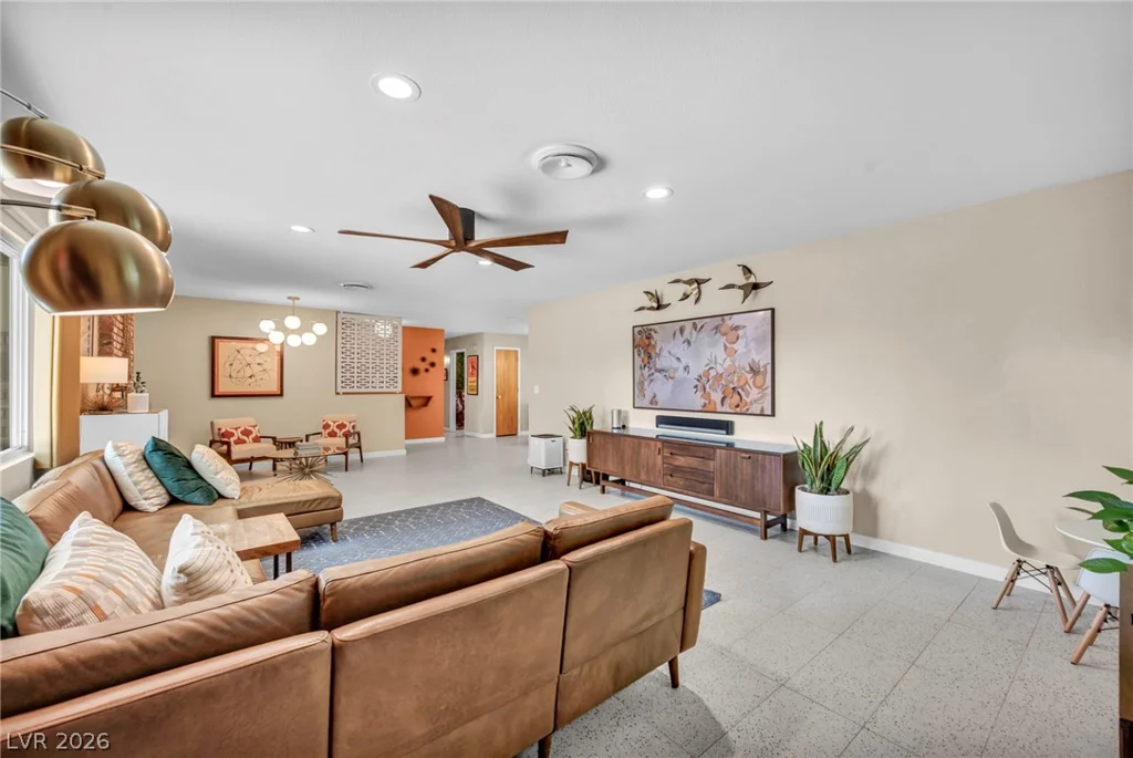 2916 Colanthe, Las Vegas, NV 89102