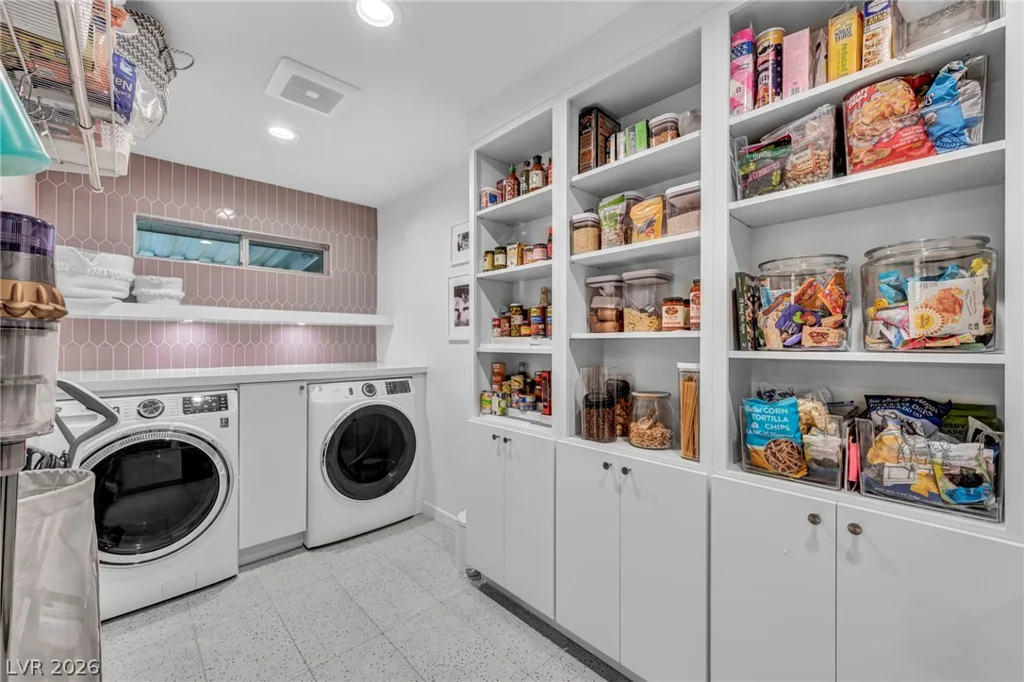 2916 Colanthe, Las Vegas, NV 89102