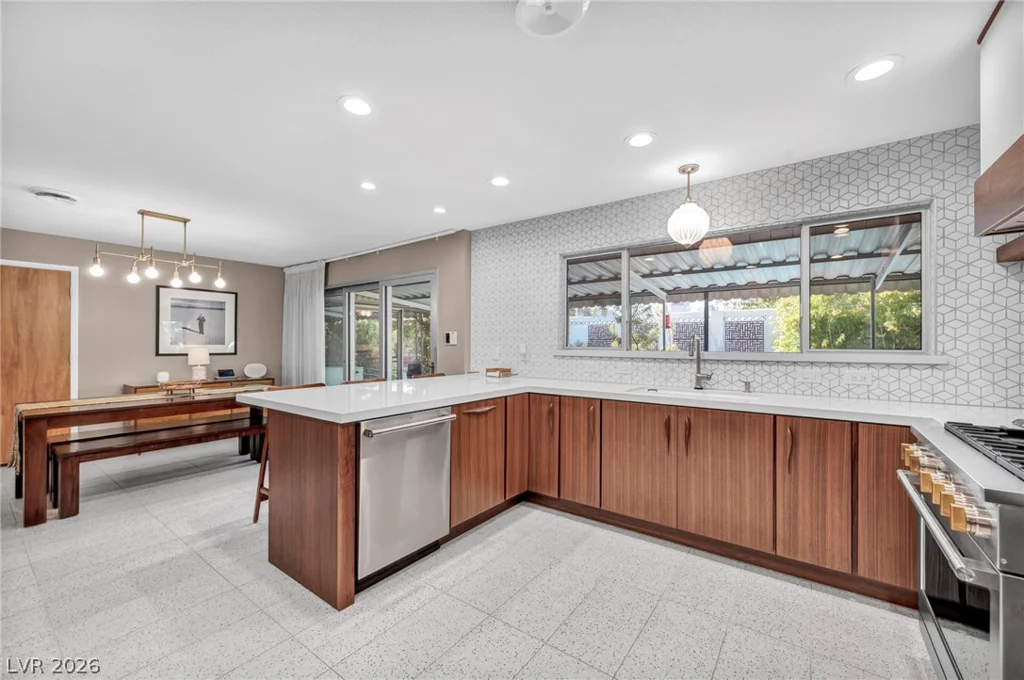 2916 Colanthe, Las Vegas, NV 89102