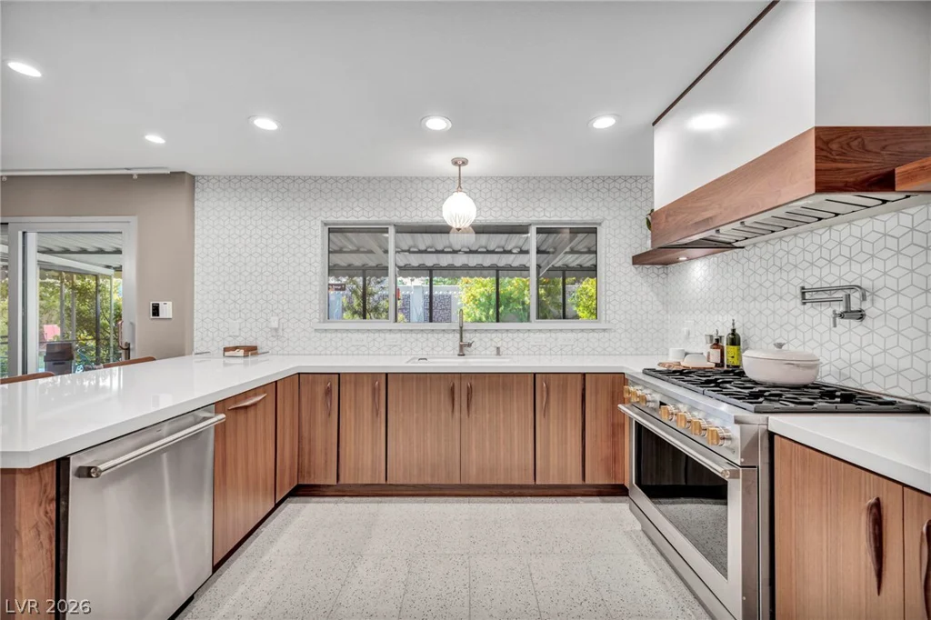 2916 Colanthe, Las Vegas, NV 89102